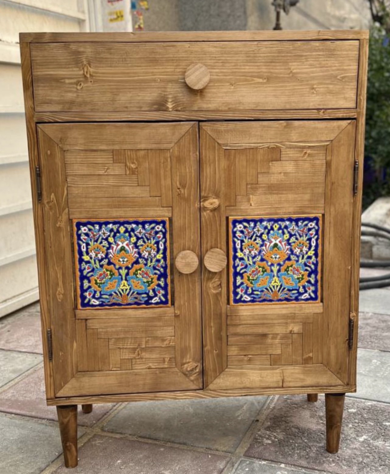 کنسول چوبی با  کاشی دستساز اصفهان